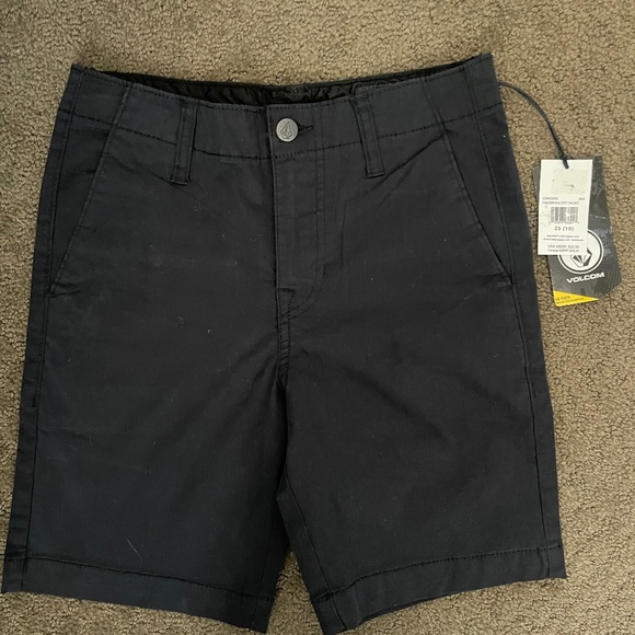 New black Volcom shorts size 25 (10) boys youth - Picture 1 of 3